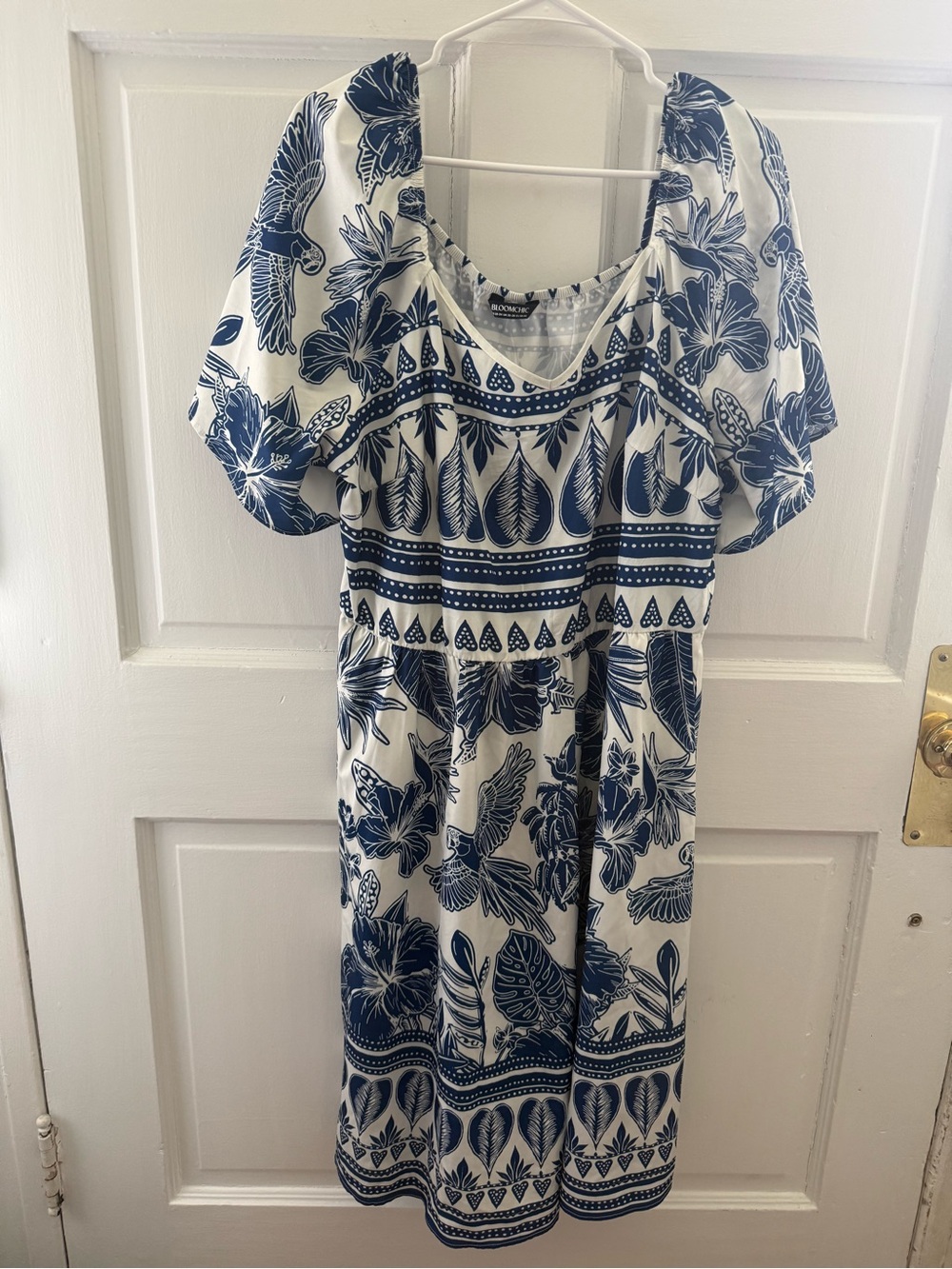 Bloomchic V-Neck Midi Dress size 22